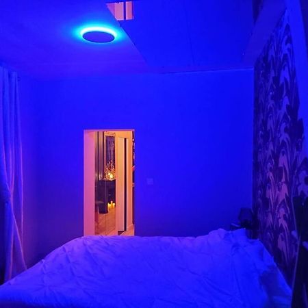 Love Room « L'Etreinte Doree » Illiers-Combray Buitenkant foto